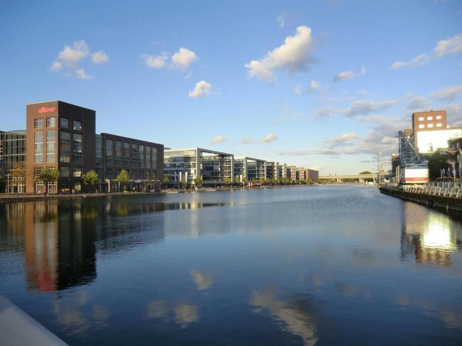 - 3-Bedroom Apartment Luxury: Central & Spacious In Duisburg & Big Tv And Kitchen - Zewnętrze zdjęcie