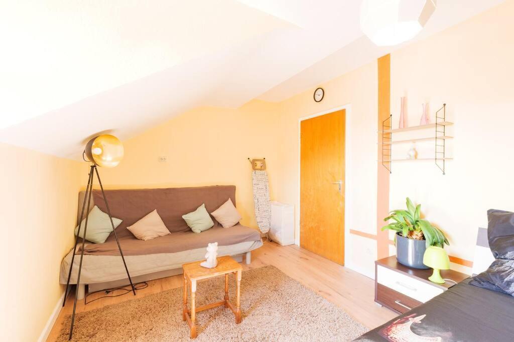 - 3-Bedroom Apartment Luxury: Central & Spacious In Duisburg & Big Tv And Kitchen - Zewnętrze zdjęcie