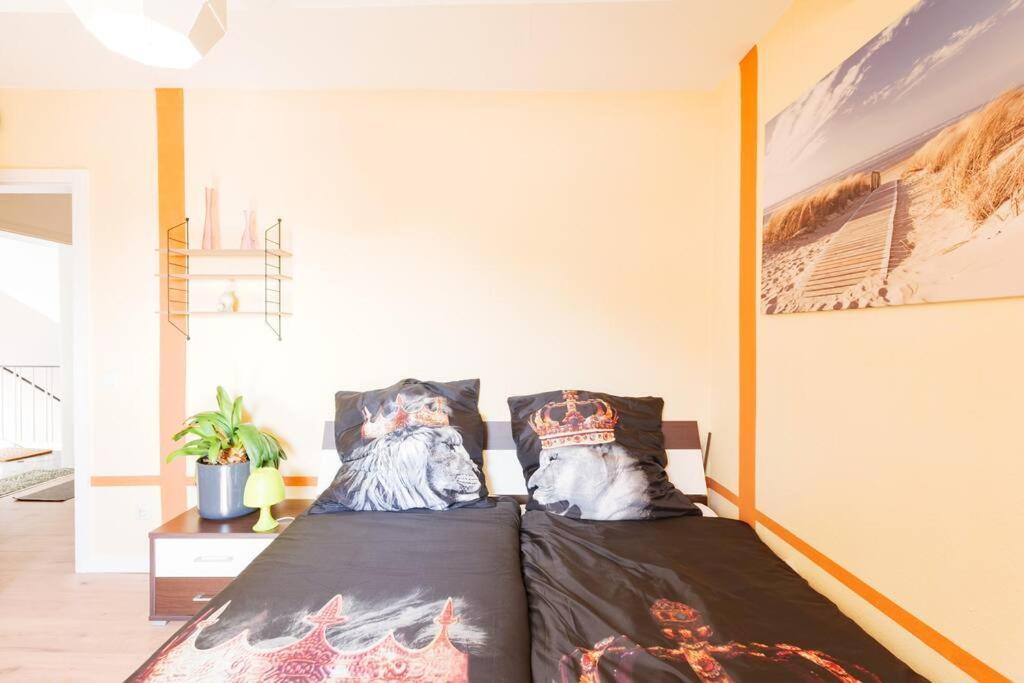 - 3-Bedroom Apartment Luxury: Central & Spacious In Duisburg & Big Tv And Kitchen - Zewnętrze zdjęcie